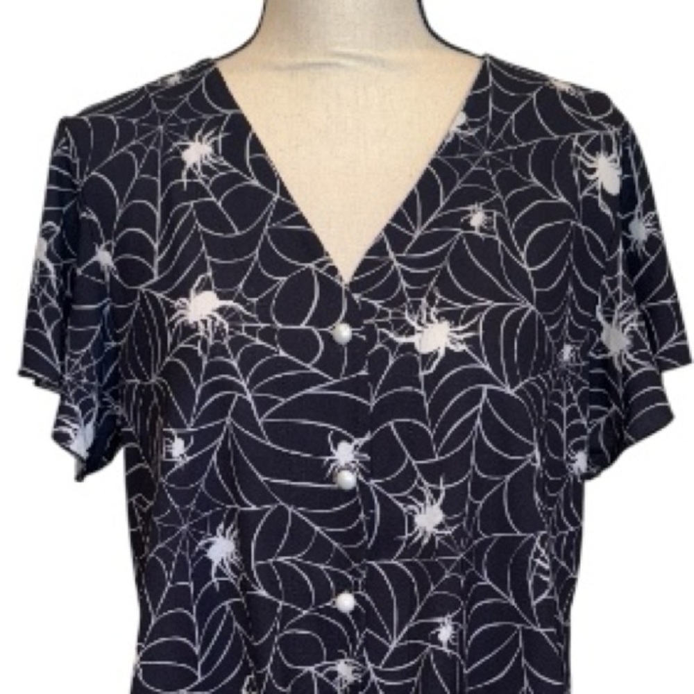 Halloween Spiderweb V-Neck Button Down Tie Front Ruffle Sleeve Blouse Large
